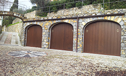 Basculante in legno ad arco